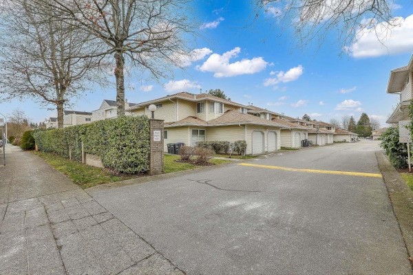 46 10038 155 Street, Surrey, BC V3R0S2 Photo 2