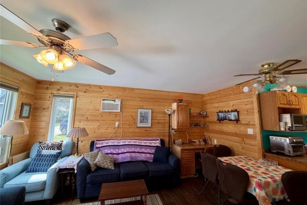 46 3rd Street S, Clear Lake, MB R0J1N0 Photo 4