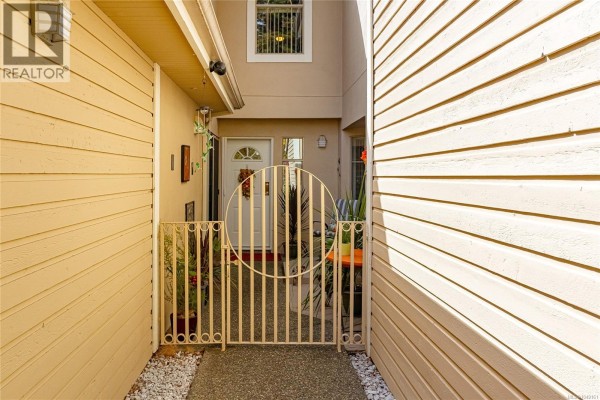Balcony - 46 909 Admirals Rd, Esquimalt, BC V9A2P1 Photo 2