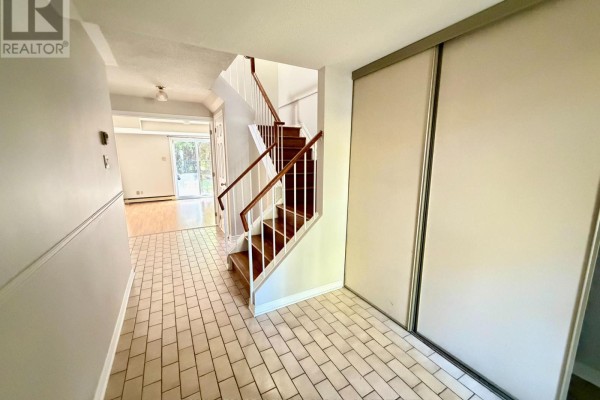 46 Arbordale Crescent, Ottawa, ON K2G5C9 Photo 2