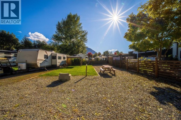 46 Cottonwood Drive N, Lee Creek, BC V0E1M4 Photo 4