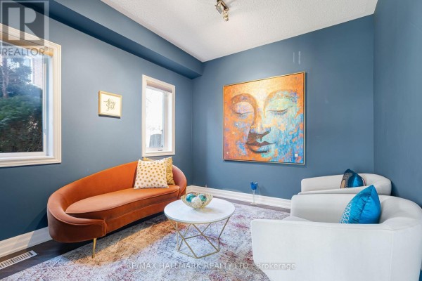 Family room - 46 Customline Drive, Brampton, ON L7A3C2 Photo 5