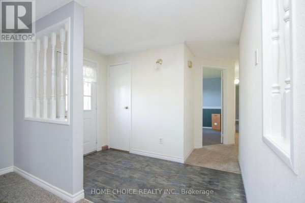 Foyer - 46 Fairway Drive, Clarington, ON L1B1B3 Photo 4
