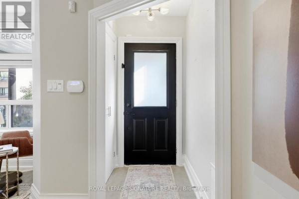 Bathroom - 46 Hendrick Avenue, Toronto, ON M6G3S5 Photo 4