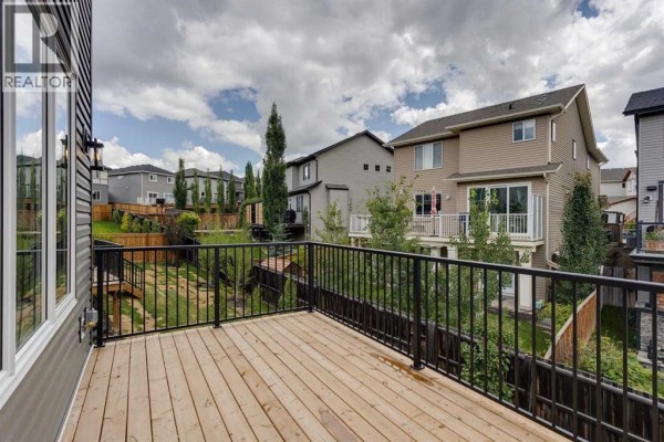 Pantry - 46 Heritage Close, Cochrane, AB T4C3G8 Photo 5
