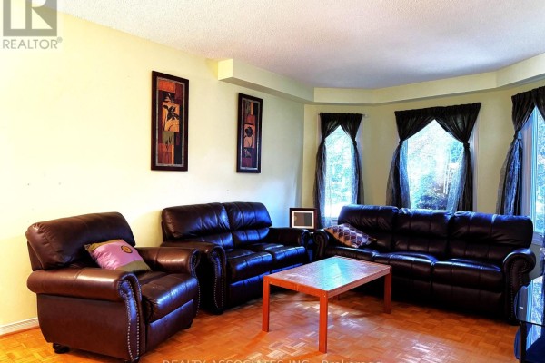 46 Lagani Avenue, Richmond Hill, ON, photo 3