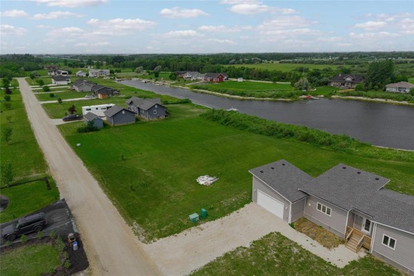 46 Lake Estate Drive, Gimli, MB R0C1B0 Photo 3