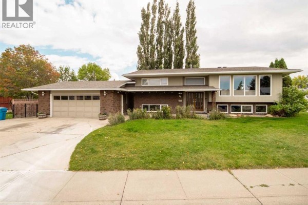 46 Laval Court W, Lethbridge