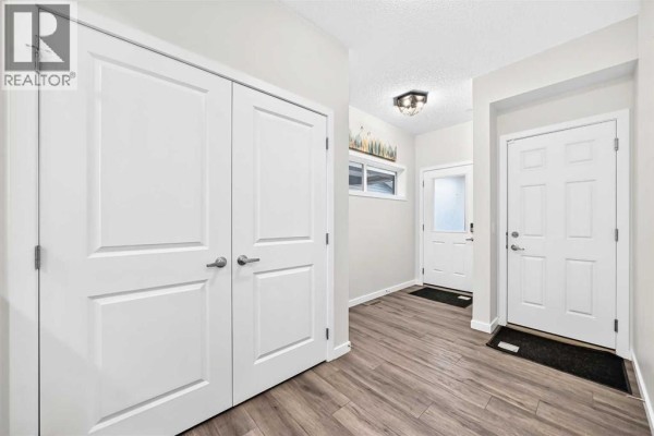 46 Lucas Heights Nw, Calgary, AB, photo 2
