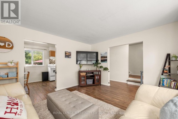 Bedroom 2 - 46 Northlin Park Road, Kawartha Lakes, ON K9V4P4 Photo 5