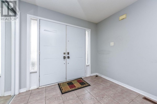Dining room - 46 Pertosa Drive, Brampton, ON L6X4W8 Photo 4