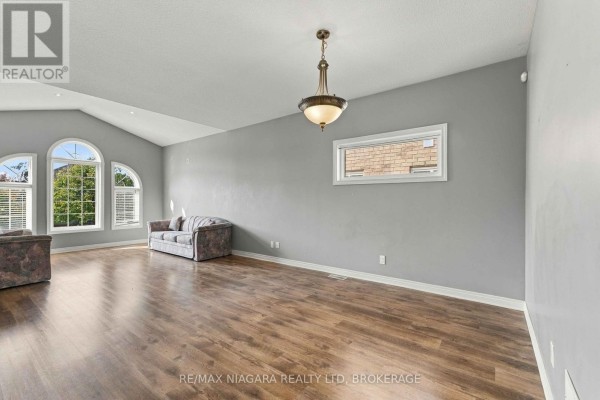 46 Raspberry Trail, Thorold, ON L2V5E3 Photo 3