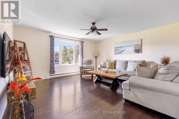 Bedroom - 46 Riverside Drive, Kawartha Lakes, ON K0M1A0 Photo 5