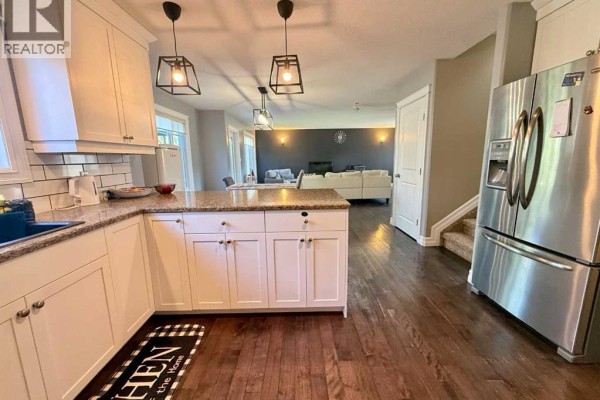 2pc Bathroom - 46 Spruce Road, Whitecourt, AB T7S0C7 Photo 4