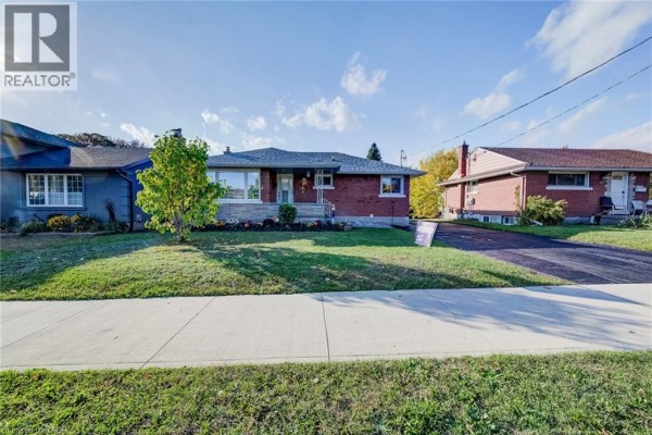 3pc Bathroom - 46 Traynor Avenue, Kitchener, ON N2C1V9 Photo 2
