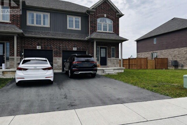 46 Zoe Lane, Hamilton, ON, photo 2