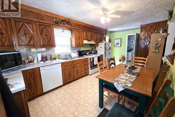 Laundry room - 460 Canada Road, Edmundston, NB E3V1W4 Photo 3