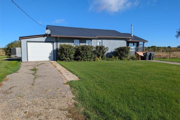 460 Sample Road, Rapid City, MB R0K1W0 Photo 2