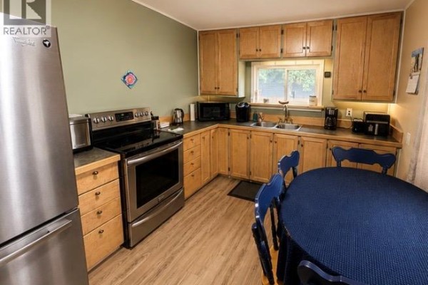 4604 47 Avenue Ne, Chetwynd, BC, photo 2
