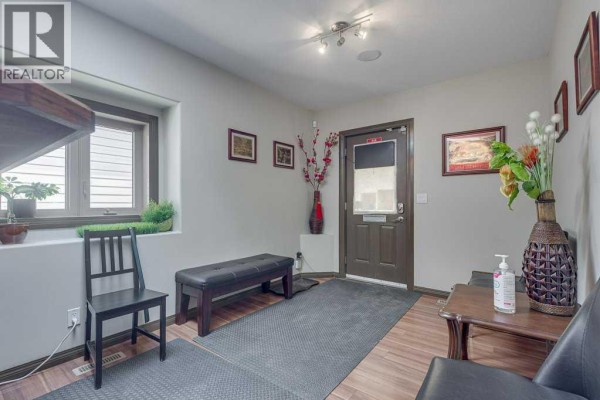 4606 48 Avenue, Red Deer, AB T4N3S9 Photo 5