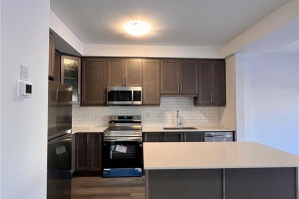 3pc Ensuite bath - 461 Blackburn Drive Unit# 2, Brantford, ON N3T0W9 Photo 5
