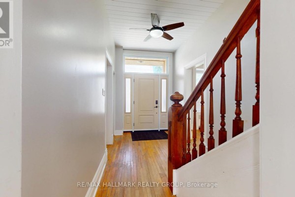 Foyer - 461 Centre Street N, Prescott, ON K0E1T0 Photo 4