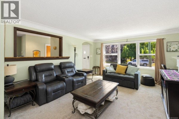 461 Howard Ave, Duncan, BC, photo 3