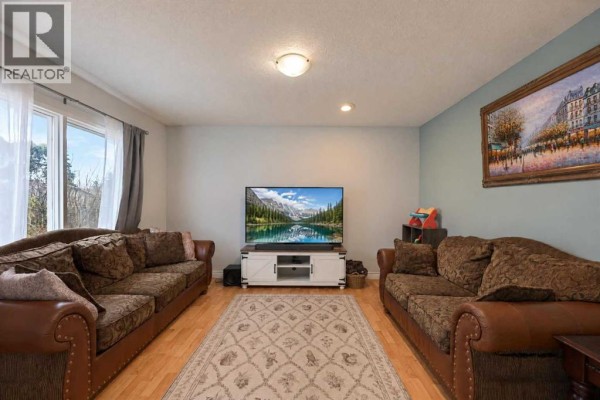 Dining room - 4610 47 Street, Olds, AB T4H1C6 Photo 5