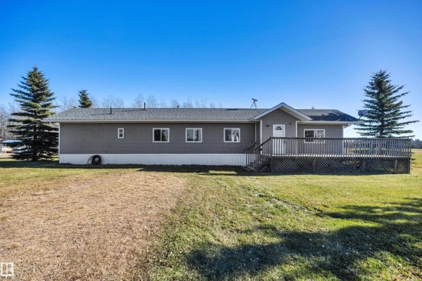 Kitchen - 461063 Rge Road 10, Rural Wetaskiwin County, AB T0C2V0 Photo 2