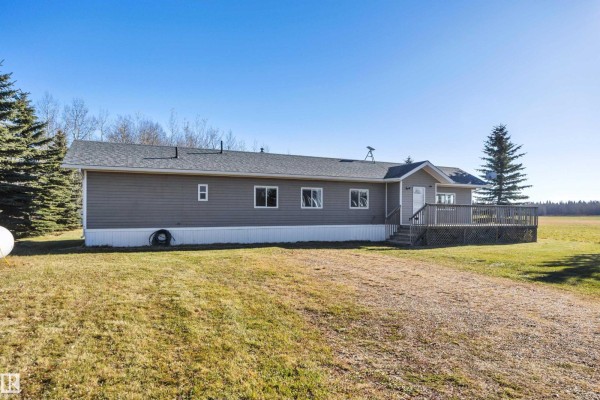 Bedroom 2 - 461063 Rge Road 10, Rural Wetaskiwin County, AB T0C2V0 Photo 4