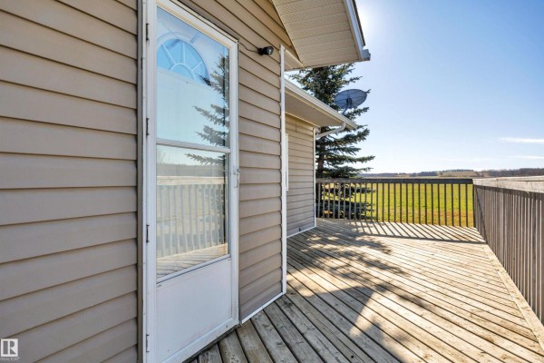 Bedroom 3 - 461063 Rge Road 10, Rural Wetaskiwin County, AB T0C2V0 Photo 5
