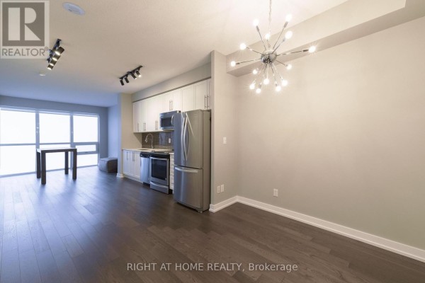Kitchen - 4611 - 4011 Brickstone Mews, Mississauga, ON L5B0G3 Photo 3