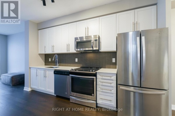 Primary Bedroom - 4611 - 4011 Brickstone Mews, Mississauga, ON L5B0G3 Photo 4