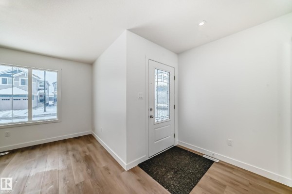 Kitchen - 4611 177ave Nw, Edmonton, AB T5Y4B7 Photo 3