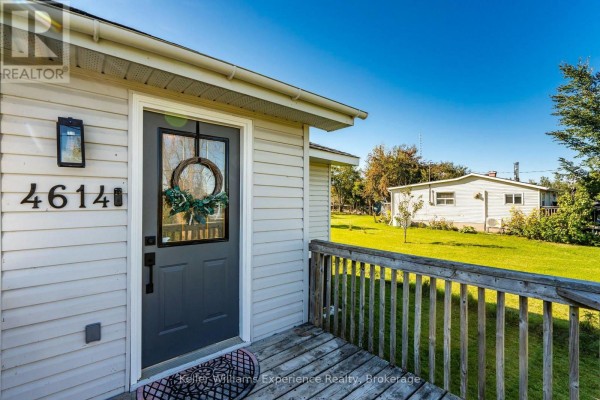 Bathroom - 4614 25 Side Road, Ramara, ON L3V6H7 Photo 4
