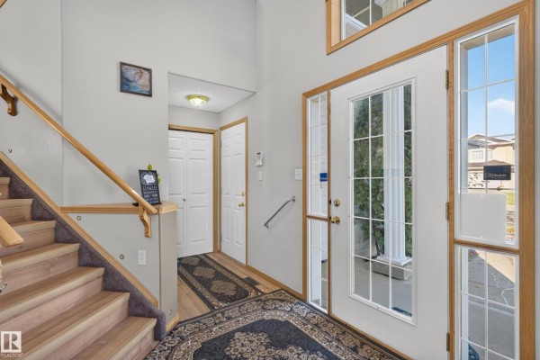 Kitchen - 4615 151 Av Nw, Edmonton, AB T5Y3A1 Photo 3