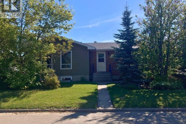 4617 48 Street, Olds, AB, photo 2
