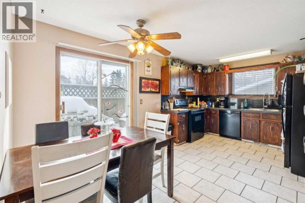 Dining room - 4617 48 Street, Olds, AB T4H1E2 Photo 5