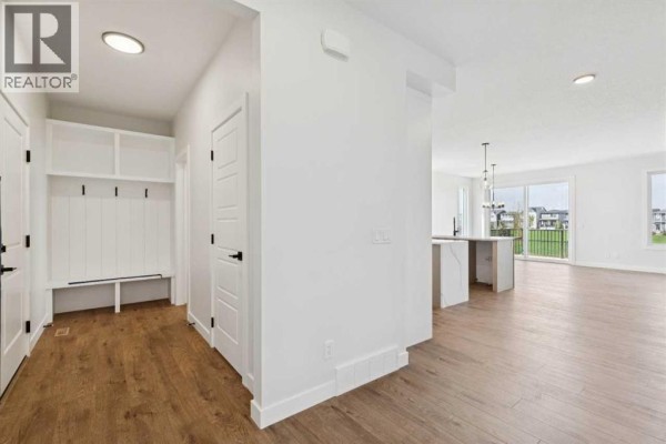 2pc Bathroom - 462 Bighorn Avenue Sw, Calgary, AB T2Y1C8 Photo 4