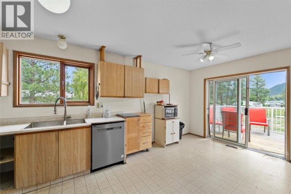 Laundry room - 462 Dodding Avenue, Merritt, BC V0K1Y0 Photo 4