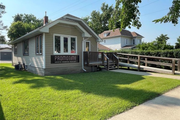 462 First Avenue, Neepawa, MB R0J1H0 Photo 2