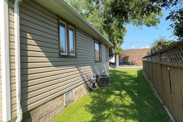 462 First Avenue, Neepawa, MB R0J1H0 Photo 5