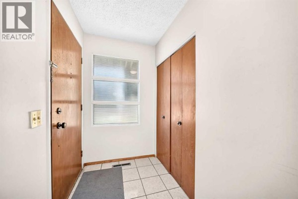 Kitchen - 4620 Voyageur Drive Nw, Calgary, AB T3A0P6 Photo 2