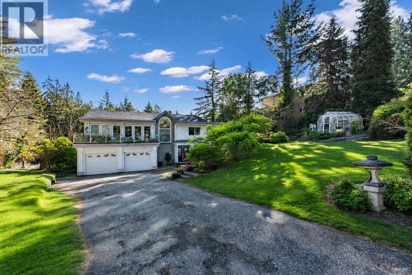 4621 Woodburn Place, West Vancouver, BC V7S2W8 Photo 2
