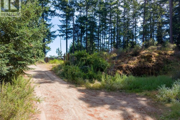 4622 Sailor Rd, Pender Island, BC V0N2M0 Photo 4