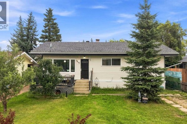 Primary Bedroom - 4625 47 Street, Sylvan Lake, AB T4S1L3 Photo 2