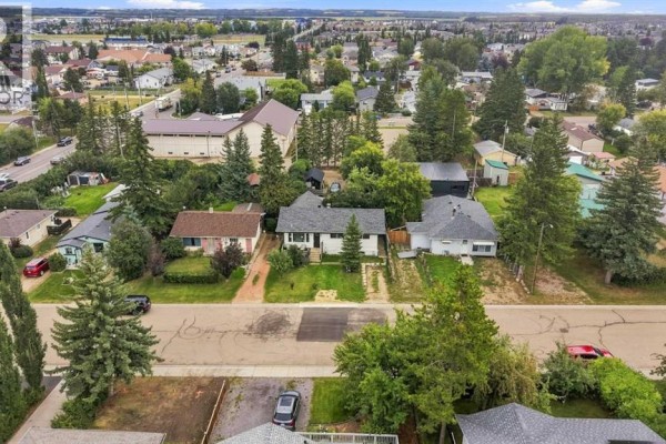 4pc Bathroom - 4625 47 Street, Sylvan Lake, AB T4S1L3 Photo 3