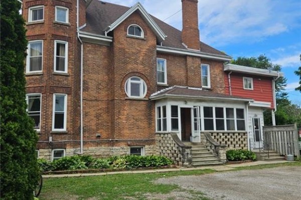 463 King Street W, Chatham Kent, ON, photo 2