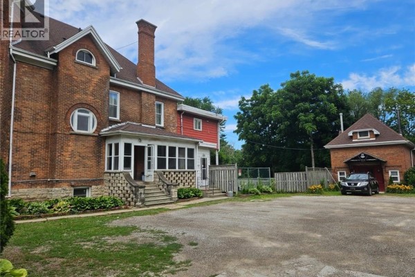 463 King Street W, Chatham Kent, ON, photo 3