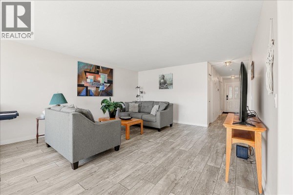 Kitchen - 4630a Ponderosa Drive Unit# 106, Peachland, BC V0H1X5 Photo 4